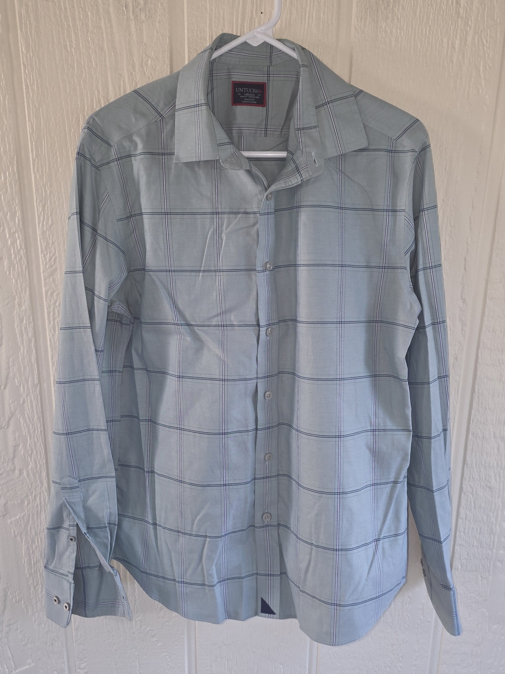 UNTUCKit Pale Blue Plaid Men's Long-Sleeve Button-Down Shirt, Size Medium